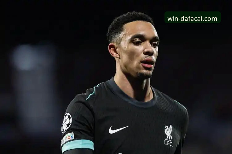 体育彩票平台推荐 球星场外“小插曲”的深度解析:从阿诺德停车事件看体育生态的规则与温情